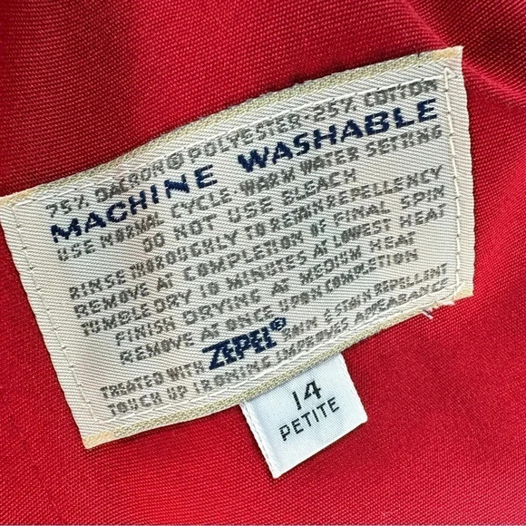 Vintage Misty Harbor 14P tan trench coat with red trim and removable liner - Picture 12 of 12